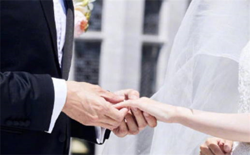 2025年08月26日领证趋吉避凶了吗？ 领证结婚有问题吗？