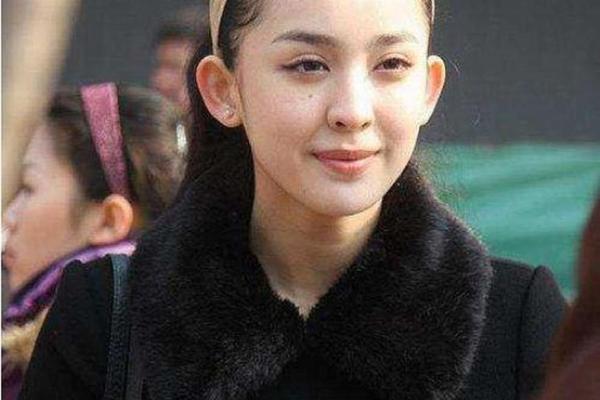 李艺如何在演艺圈脱颖而出