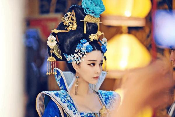 武则天八字解析：揭示她一生的命运轨迹与权力之道