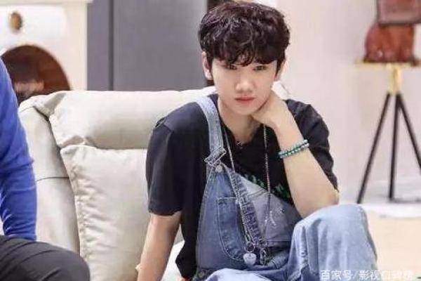 男人走路八字脚与性格之间的深层联系