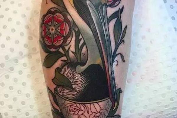 五行土纹身的深层寓意与独特设计风格解析