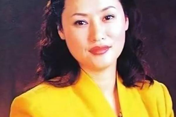 陈丽华生辰八字的深层次秘密，如何造就亿万富翁之路
