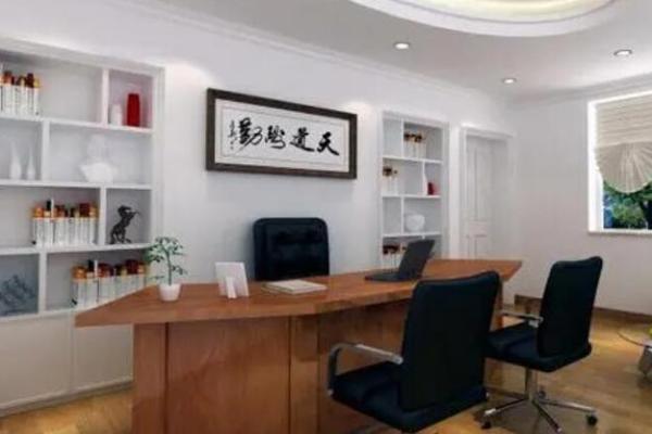 摆办公桌风水禁忌与正确布局建议解析 摆办公桌风水禁忌与正确布局建议解析