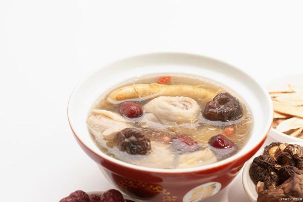 从家常到创新：汤的无穷变化与风味
