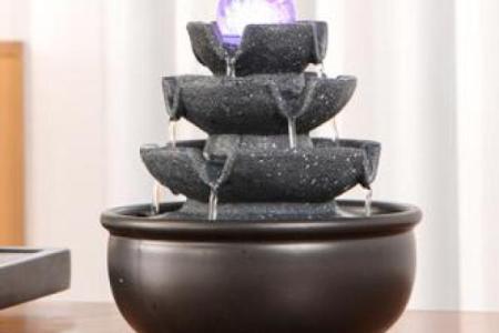 打造旺财环境：流水摆件招财风水球的正确使用