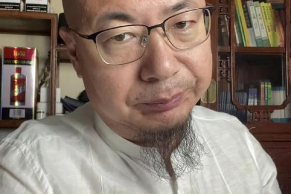赋予男孩与君字相关的名字，展现不同气质