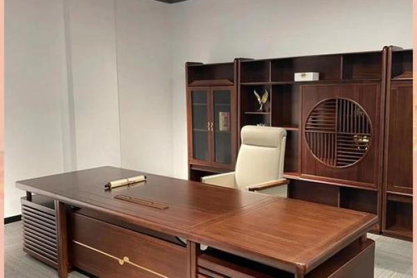 从风水角度看办公桌摆放的正确方式 从风水角度看办公桌摆放的正确方式