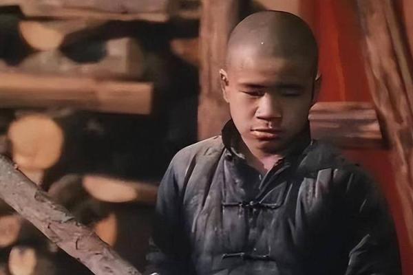 杜月笙生辰八字解析，命运注定的成功密码