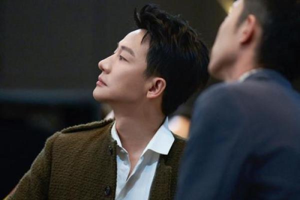 黄轩八字解析:命运背后的秘密,揭开明星人生密码 黄轩八字解析:命运背后的秘密,揭开明星人生密码