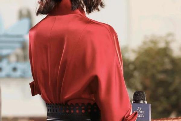 解锁岁月密码,红色万年历带你领略时光之美 解锁岁月密码,红色万年历带你领略时光之美